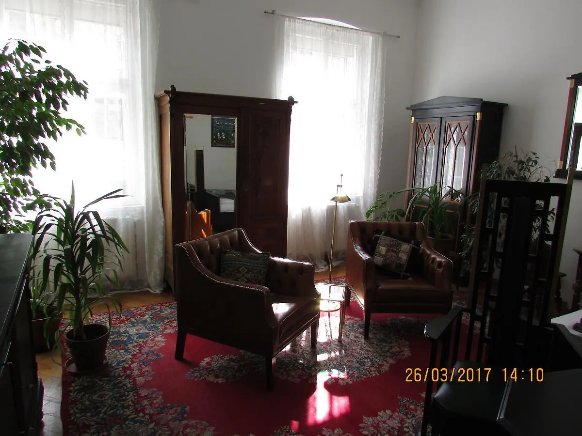 Art Nouveau Apartment Viena